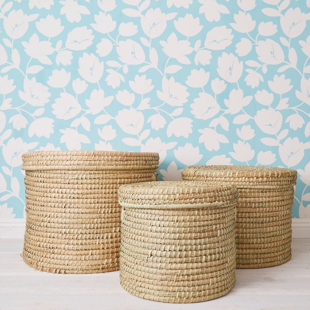 20" Medium Storage Natural Grass Lid Basket